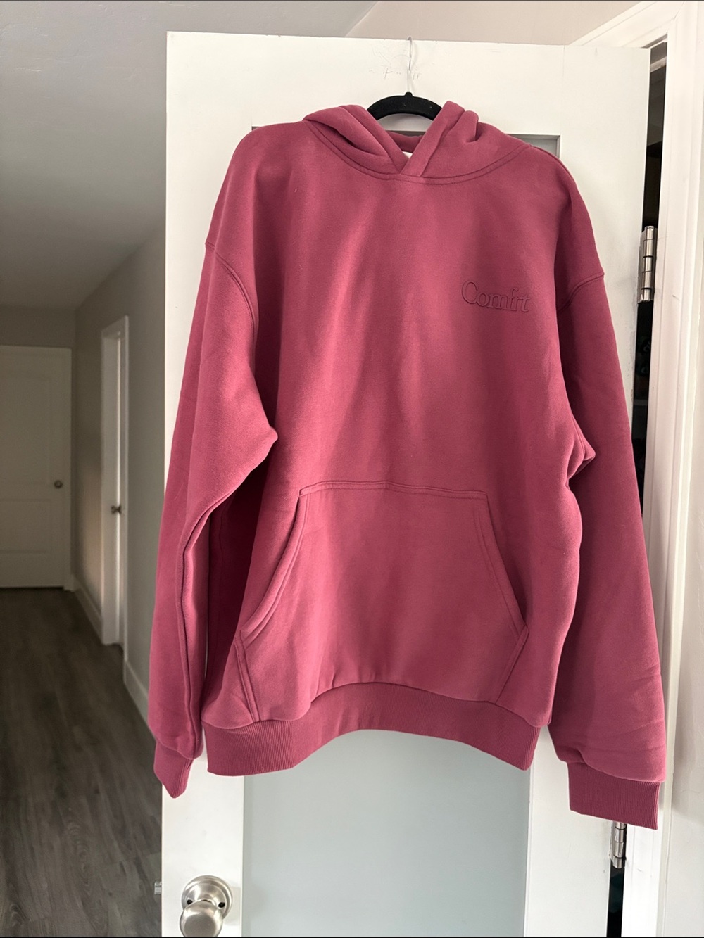 Comfrt Minimalist Hoodie – Mega size medium Berry - Picture 3 of 6